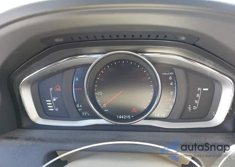 2015 Volvo Xc60 T5/T5 Premier из США, поврежденный, VIN YV4612RK7F2759052